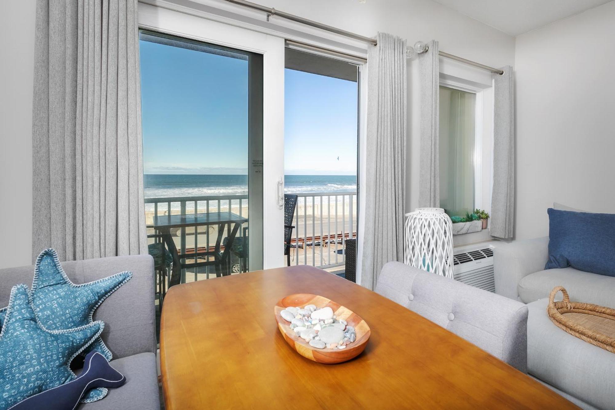 Direct Oceanfront Studio Suite! هامبتون المظهر الخارجي الصورة